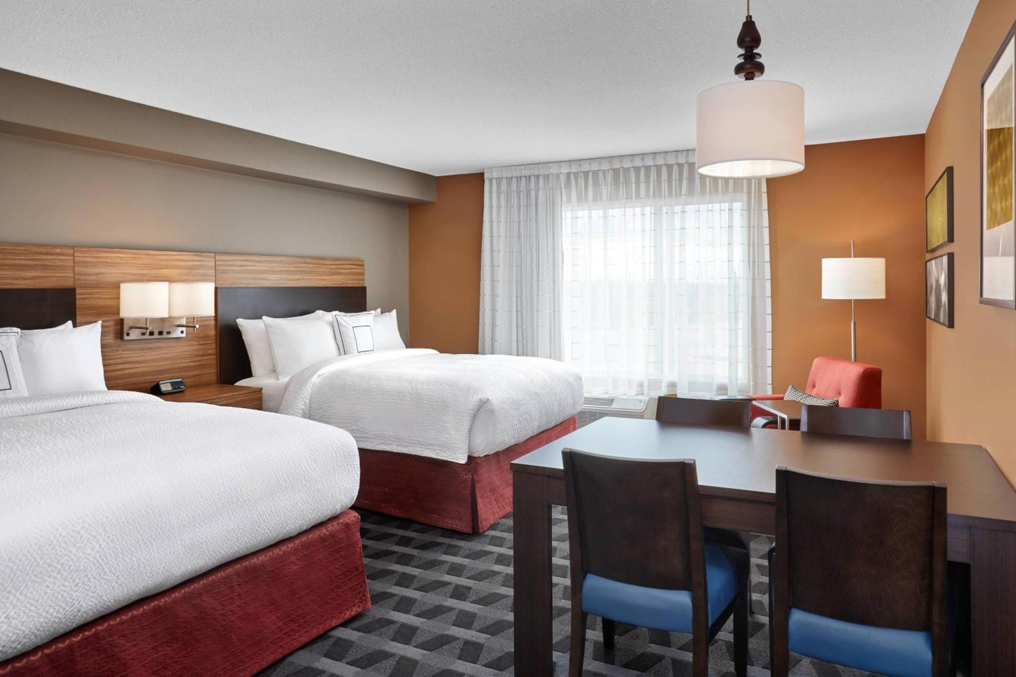 ทาวน์เพลซ สวีท บาย แมริออท ฟอร์ตแมคเมอเรย์ Hotel ฟอร์ตมิคมาร์รีย์ ภายนอก รูปภาพ